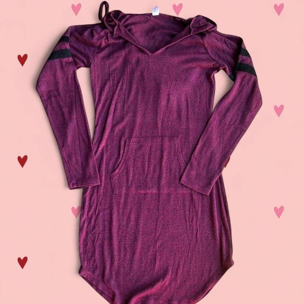 Long sleeve mini dress with hood